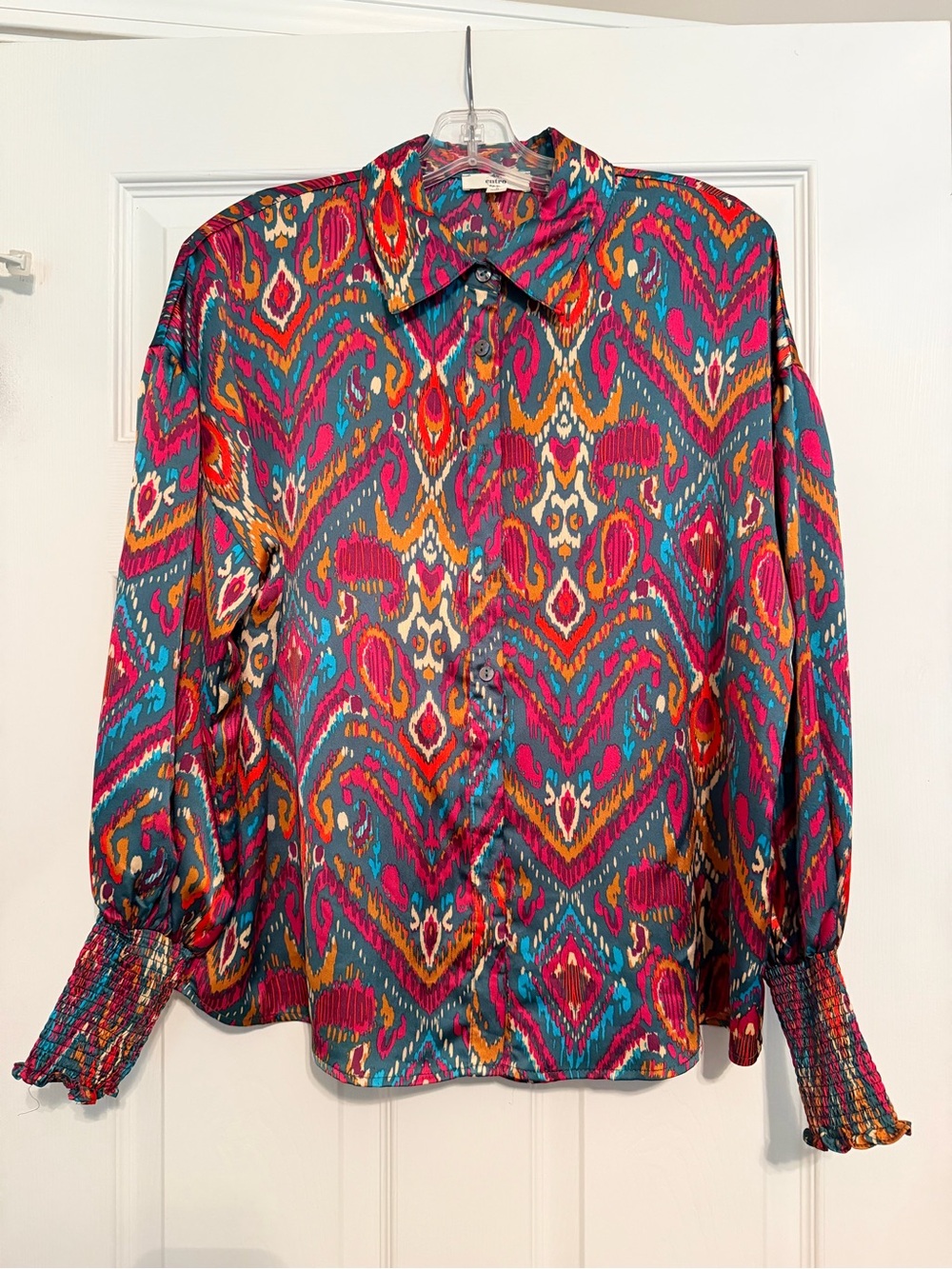 ENTRO Bright Abstract Print Oversized Blouse with Smocked Sleeves